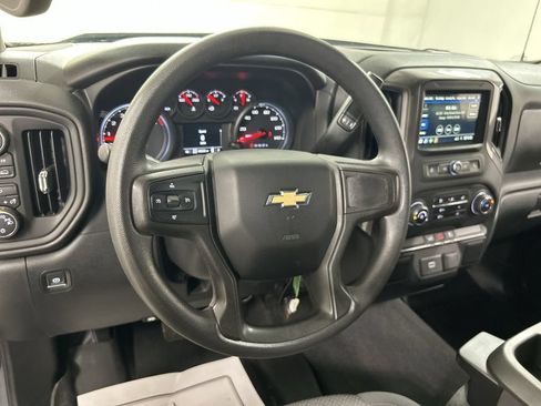 Used 2019 Chevrolet Silverado 1500 Custom w/ Custom Value Package AWD/4WD image 4