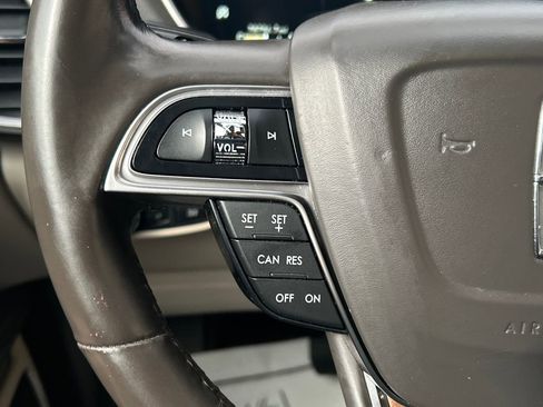 Used 2019 Lincoln Nautilus Reserve image 34