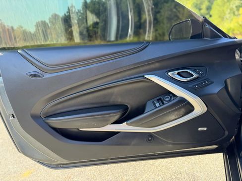Used 2016 Chevrolet Camaro SS image 20