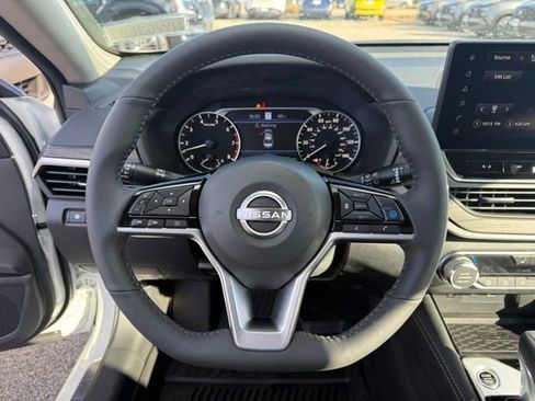 New 2025 Nissan Altima 2.5 SL image 18