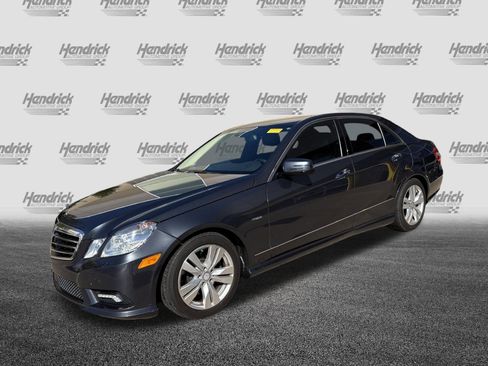 Used 2011 Mercedes-Benz E 350 BlueTEC Sedan image 5