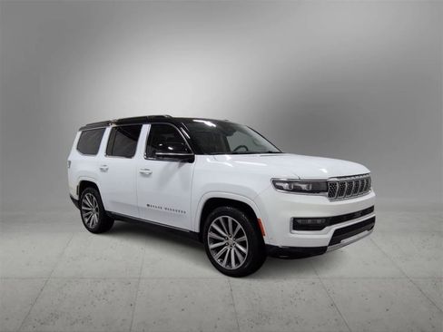 Used 2023 Jeep Grand Wagoneer 4WD image 2