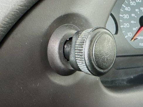 Used 2004 Ford Mustang Coupe RWD image 10