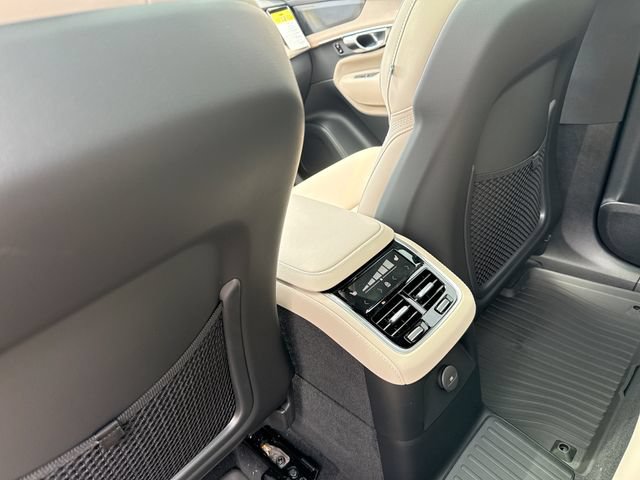 New 2026 Volvo XC90 T8 Plus w/ Protection Package Premier AWD/4WD image 23