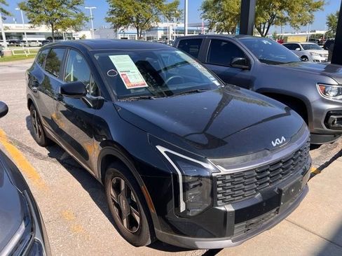 Used 2026 Kia Sportage LX FWD image 1