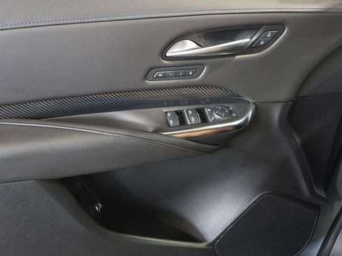 Used 2025 Cadillac XT4 Sport image 28