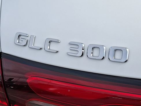 Used 2026 Mercedes-Benz GLC 300 4MATIC image 17