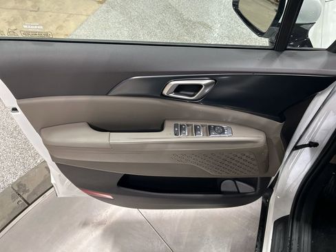 New 2026 Kia Carnival LXS image 12