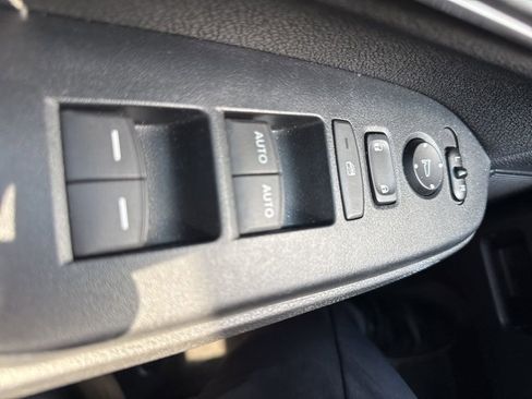 Used 2017 Honda CR-V EX image 16