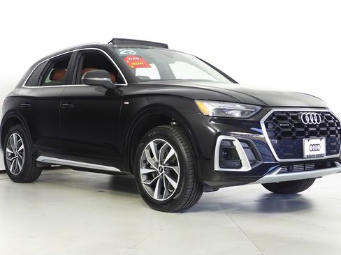 Used 2023 Audi Q5 2.0T Premium w/ Convenience Package image 4