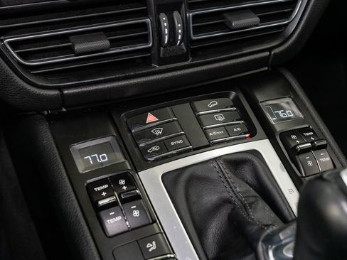 Used 2020 Porsche Macan S image 24