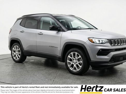 Used 2025 Jeep Compass Limited AWD/4WD image 1