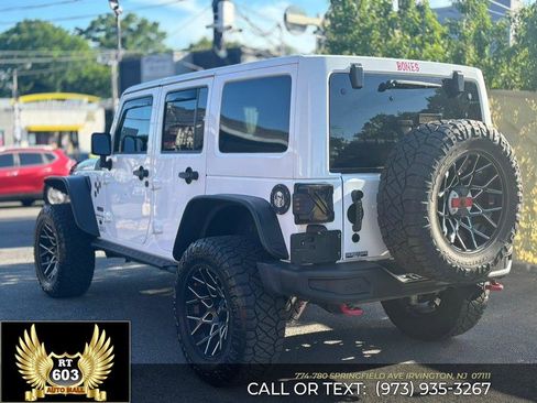 Used 2018 Jeep Wrangler Unlimited Rubicon AWD/4WD image 4