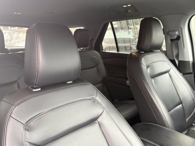 Used 2023 Ford Explorer XLT w/ Equipment Group 202A AWD/4WD image 30