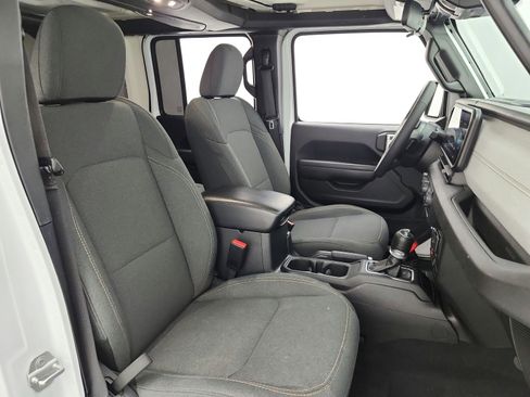 Used 2024 Jeep Wrangler Unlimited AWD/4WD image 19