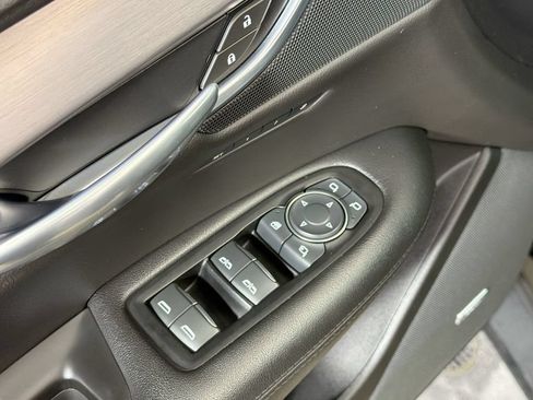 Used 2019 Cadillac XT5 Premium Luxury w/ Driver Assist Package AWD/4WD image 19