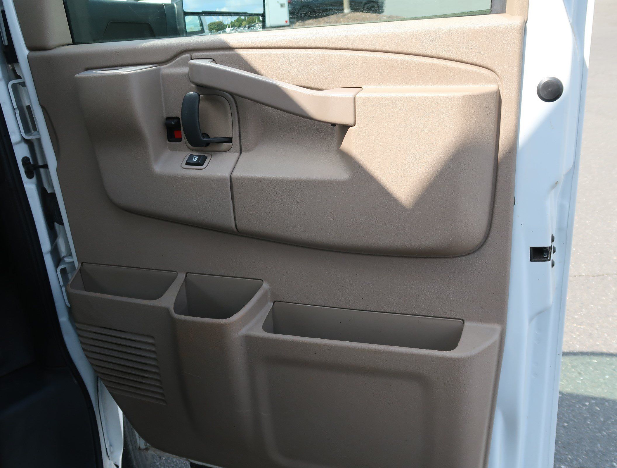 Used 2023 Chevrolet Express 3500 w/ Power Convenience Package RWD image 38