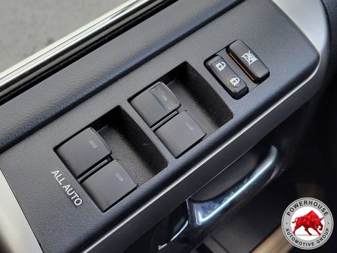 Used 2022 Toyota 4Runner Limited AWD/4WD image 28