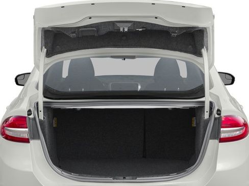 Used 2018 Ford Fusion SE w/ Fusion SE Technology Package FWD image 15