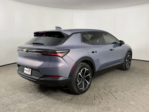 Used 2025 Chevrolet Equinox EV LT image 9