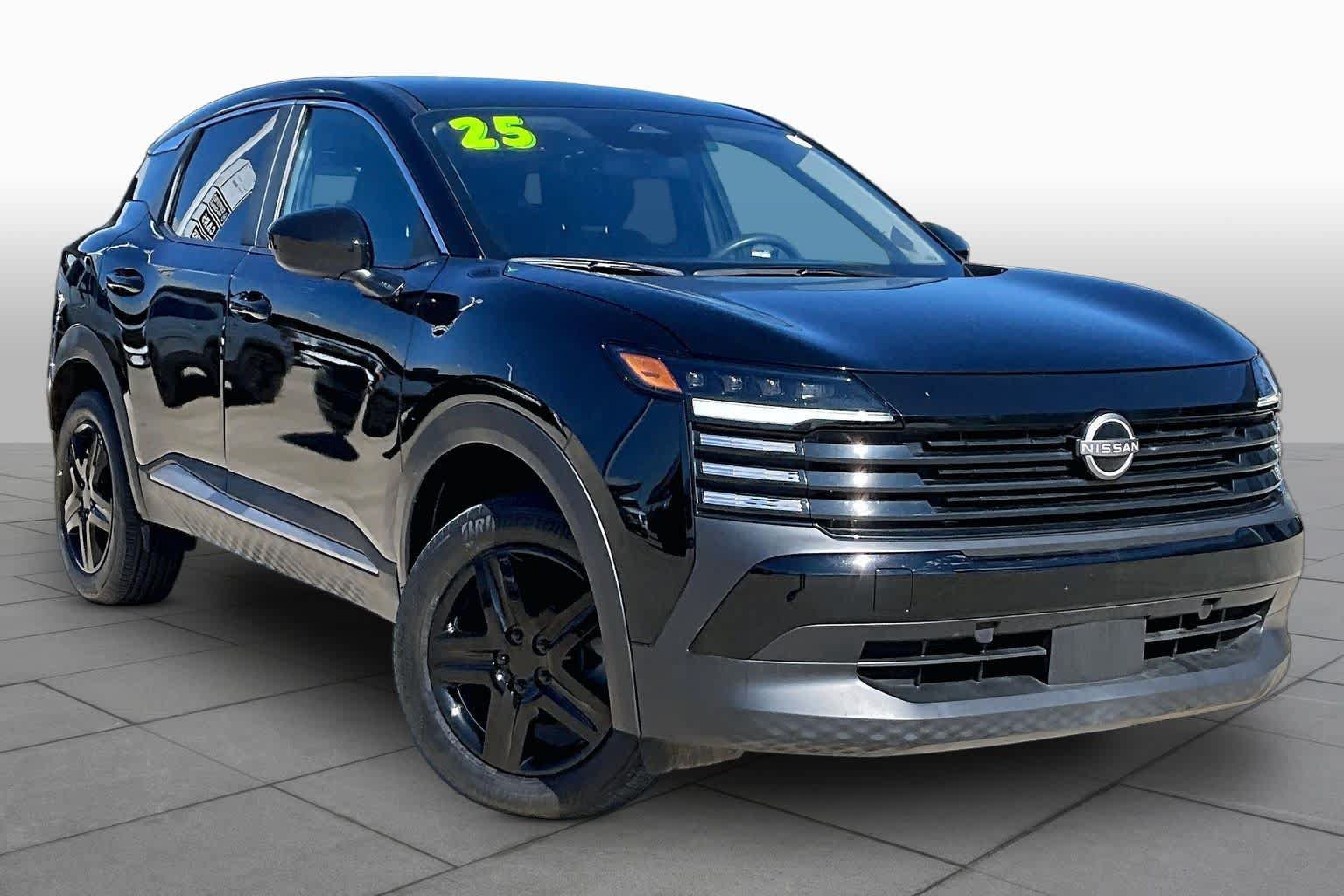 Used 2025 Nissan Kicks SV FWD image 3