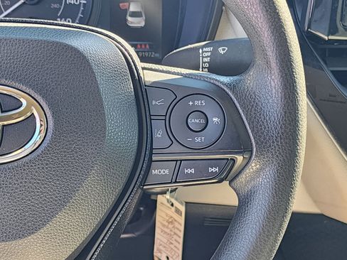 Used 2021 Toyota Corolla L image 24