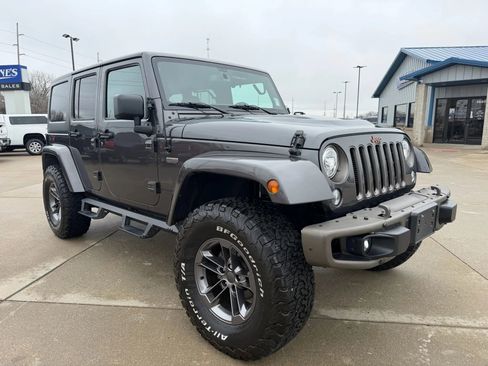 Used 2017 Jeep Wrangler Unlimited Sahara image 21