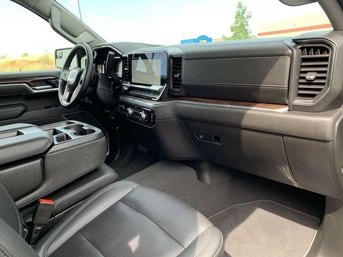 Used 2025 GMC Sierra 1500 SLT AWD/4WD image 31