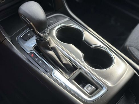 Used 2023 Chevrolet Equinox LT image 13