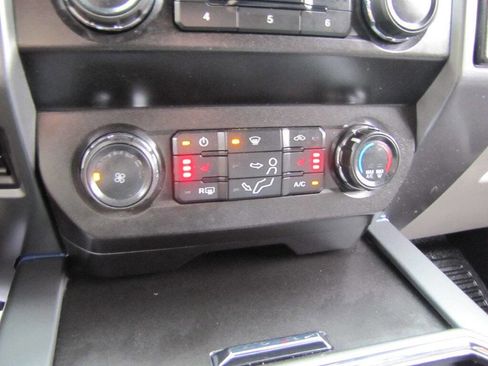 Used 2022 Ford F350 XLT w/ XLT Premium Package image 40