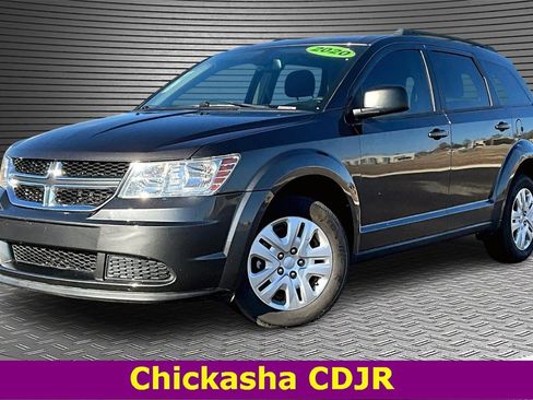 Used 2020 Dodge Journey SE image 1