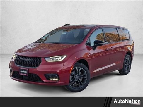 New 2026 Chrysler Pacifica Select image 1