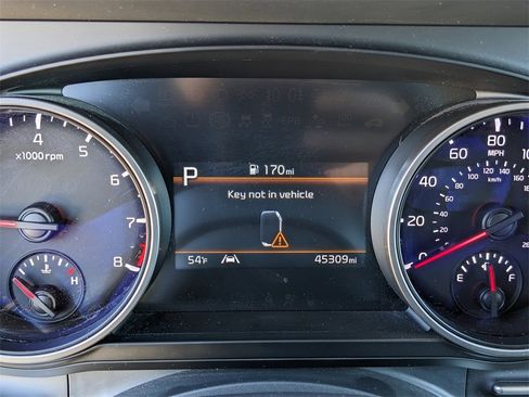 Certified 2022 Kia Carnival LX image 35