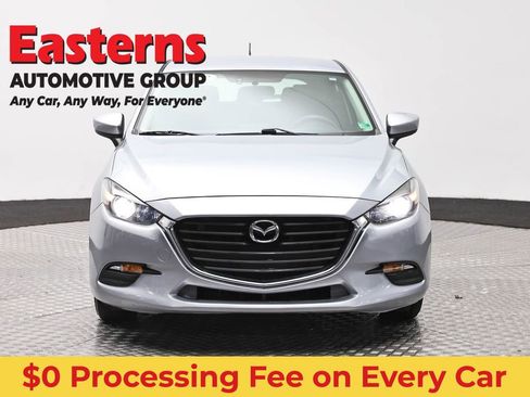 Used 2017 MAZDA MAZDA3 Sport FWD image 2