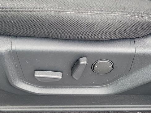 Used 2019 Ford F150 XLT w/ Equipment Group 302A Luxury AWD/4WD image 17