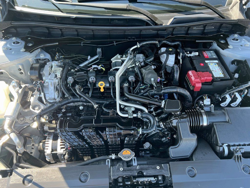 Used 2025 Nissan Altima 2.5 SR w/ SR Premium Package FWD image 27