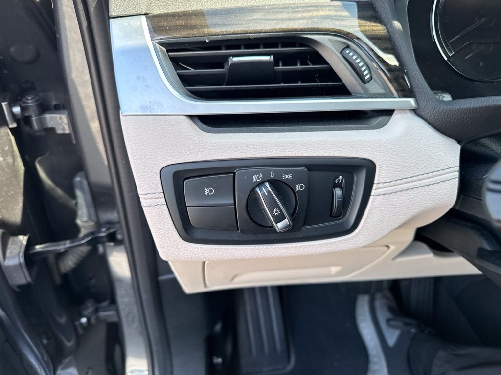 Used 2020 BMW X1 sDrive28i w/ Convenience Package FWD image 19