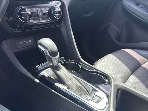 Used 2023 Buick Encore GX Essence w/ Experience Buick Package FWD image 18