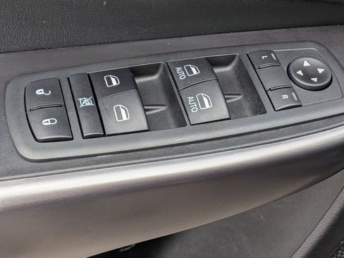 Used 2020 Jeep Cherokee Latitude Plus w/ Cold Weather Group image 14