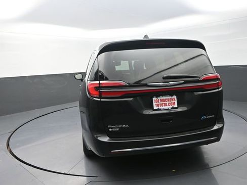 Used 2024 Chrysler Pacifica Limited FWD image 62