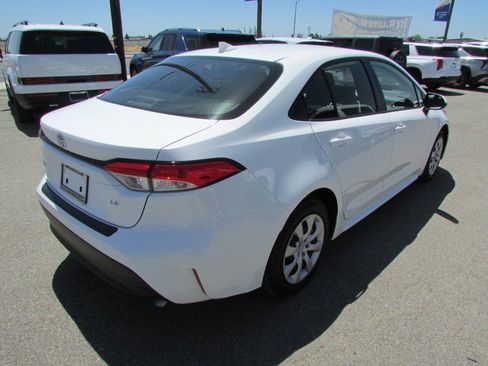 Used 2026 Toyota Corolla LE FWD image 7