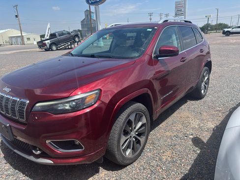 Used 2019 Jeep Cherokee Overland AWD/4WD image 9