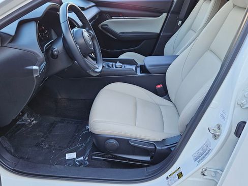 Used 2020 MAZDA MAZDA3 Hatchback image 5