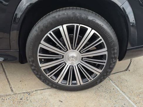Used 2023 Mercedes-Benz Maybach GLS 600 4MATIC image 12