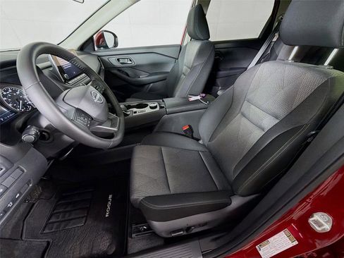 Used 2025 Nissan Rogue SV AWD/4WD image 11