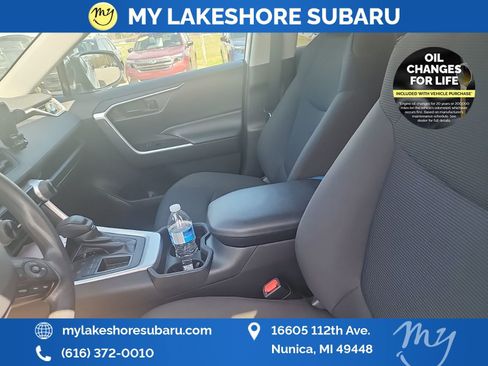 Used 2019 Toyota RAV4 LE w/ Carpet Mat Package image 16