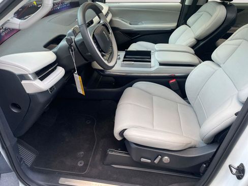 New 2026 Lincoln Navigator L Reserve AWD/4WD image 9