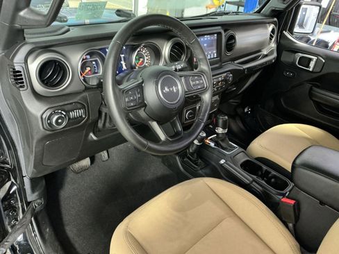 Used 2021 Jeep Wrangler Sport S image 24