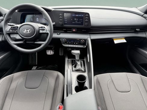 New 2025 Hyundai Elantra Sport image 6