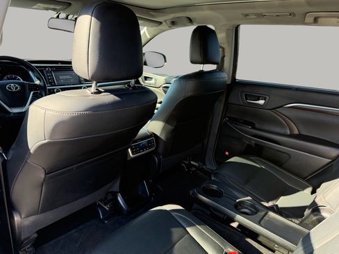 Used 2016 Toyota Highlander Limited image 20